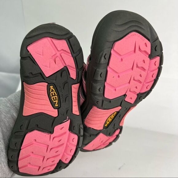 Keen Pink Water Shoes Size 3 - Picture 4 of 8